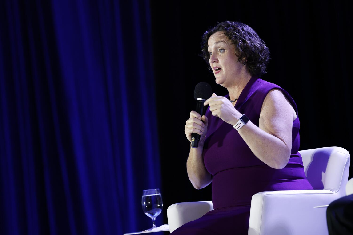Outbursts by Katie Porter threaten gubernatorial ambitions